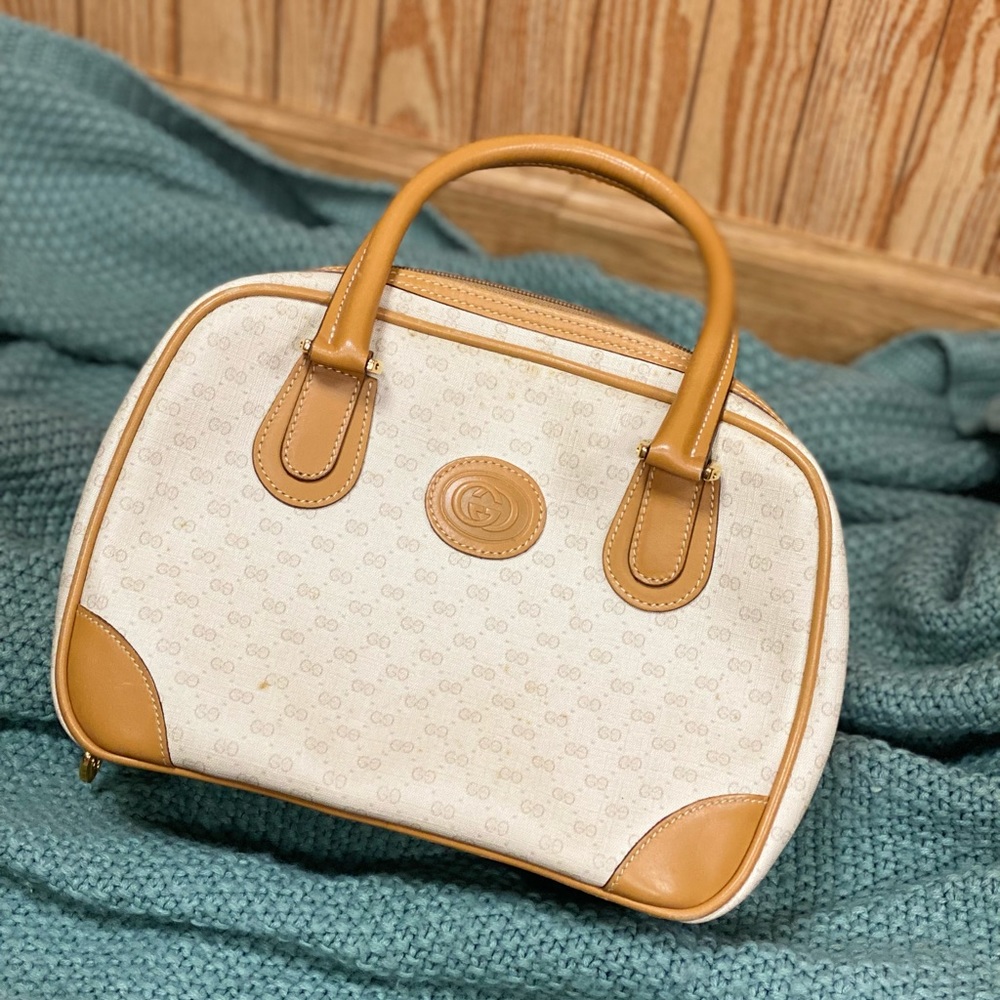 Small Cream and Tan Purse
